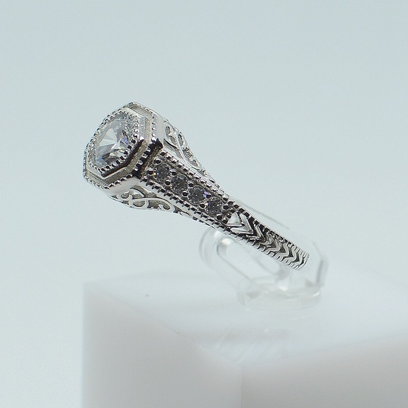 Oval Solitaire 925 Sterling Silver Engagement Ring - Picture 4 of 7